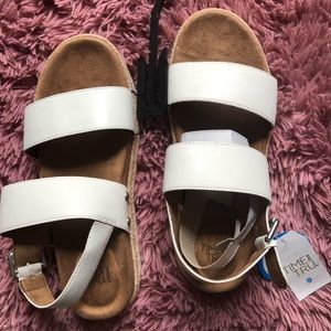 Time and Tru Comfort White Sandals Never Worn Size 9